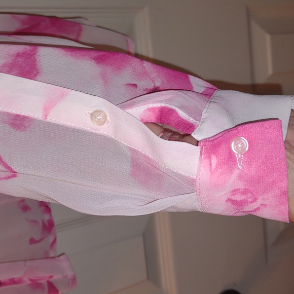 NEVER WORN Ellen Tracy stunning pink floral semi-sheer blouse size small! - Picture 4 of 6